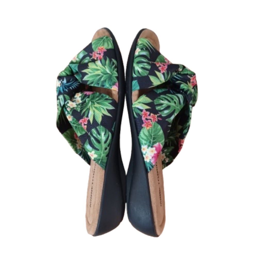 Minnetonka Women's Floral Open Toe Slide Sandals - Black and Green Size 8 Shoes - Picture 2 of 10